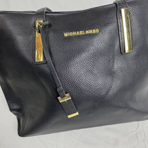 Michael Kors Black Pebbled Leather Jet Set Tote - Picture 2 of 9